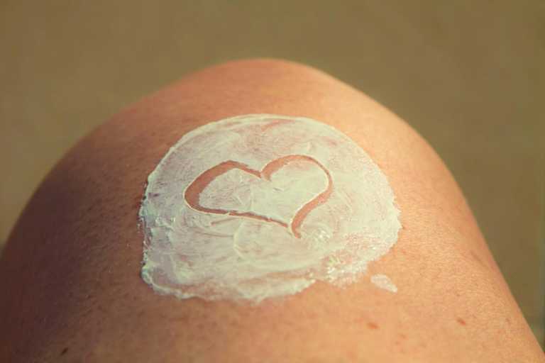 Read more about the article Keep Your Skin Healthy During The Summer Months