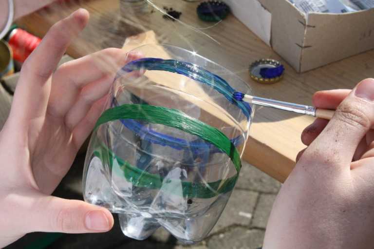 Read more about the article 5 Easy Upcycling Plastic Projects
