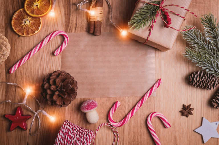 Read more about the article How to Have a Plastic-free Christmas