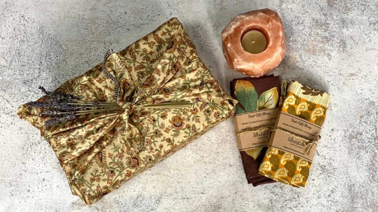 Read more about the article Recycled Christmas Wrapping Paper Ideas